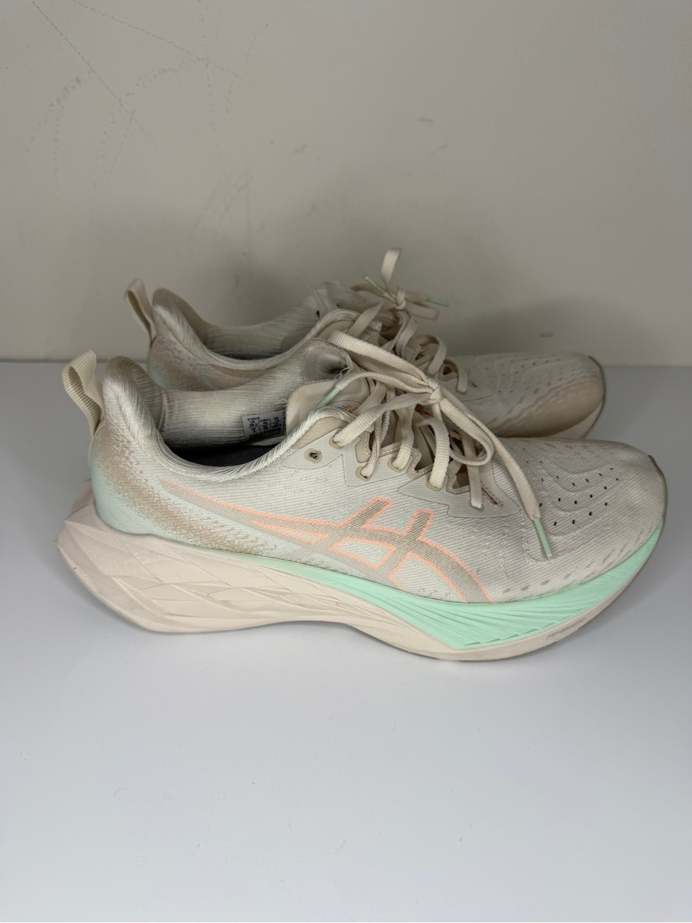 Asics Novablast 4 Womens Running Shoes Size 10 Beige Walking Hiking Sneakers